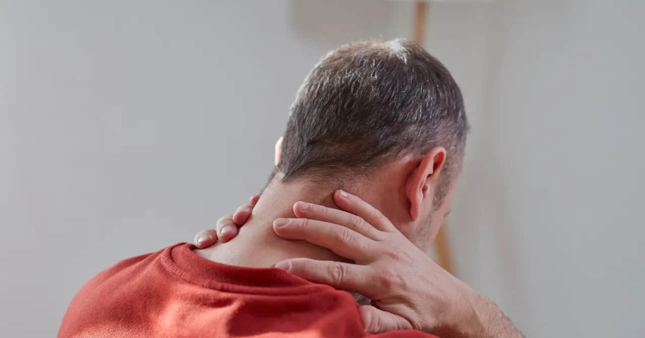 Wdowi garb: 5 ćwiczeń i nawyki, które prostują kręgosłup!