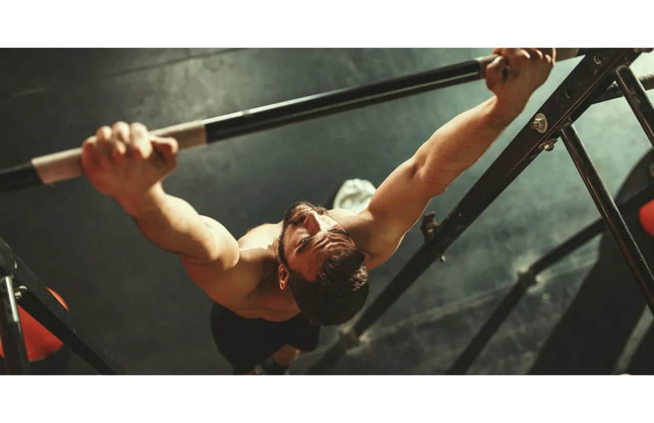 CrossFit: Co to znaczy? Poznaj zasady i efekty, które zaskakują!